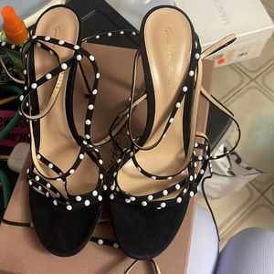 Camps in Black Gianvito Rossi strap heels